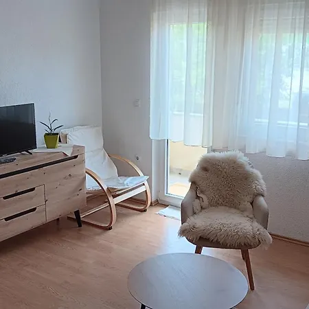 Relax - Naturally Cool - North-facing - Near The River Apartman